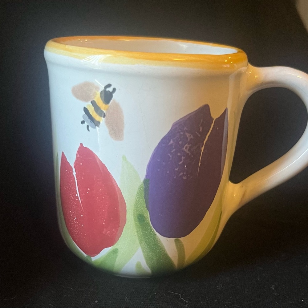 Starbucks Coffee Company
Vintage Tulips and Bees
Handpainted Ceramic Mug.